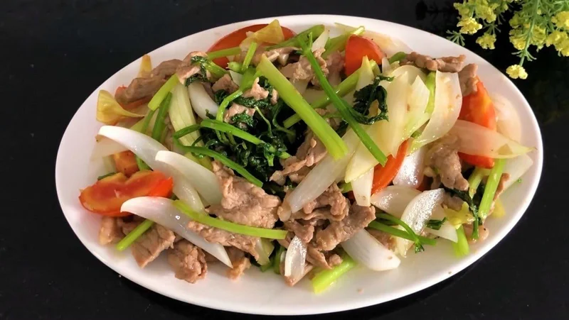 Vită cu ceapă la wok